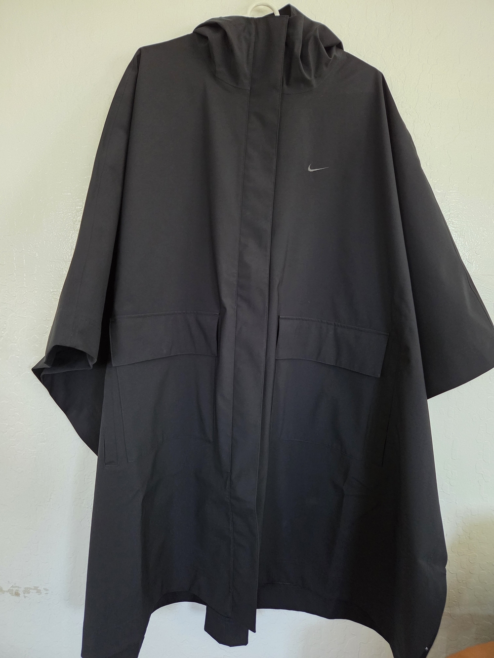 Nike Sportswear Women's Tailored Rain Poncho One Size